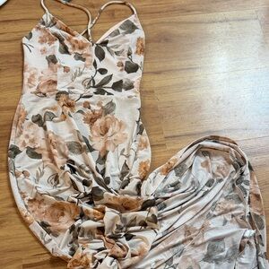 Floral Spaghetti-Strap Maxi Dress in Peach and Cream